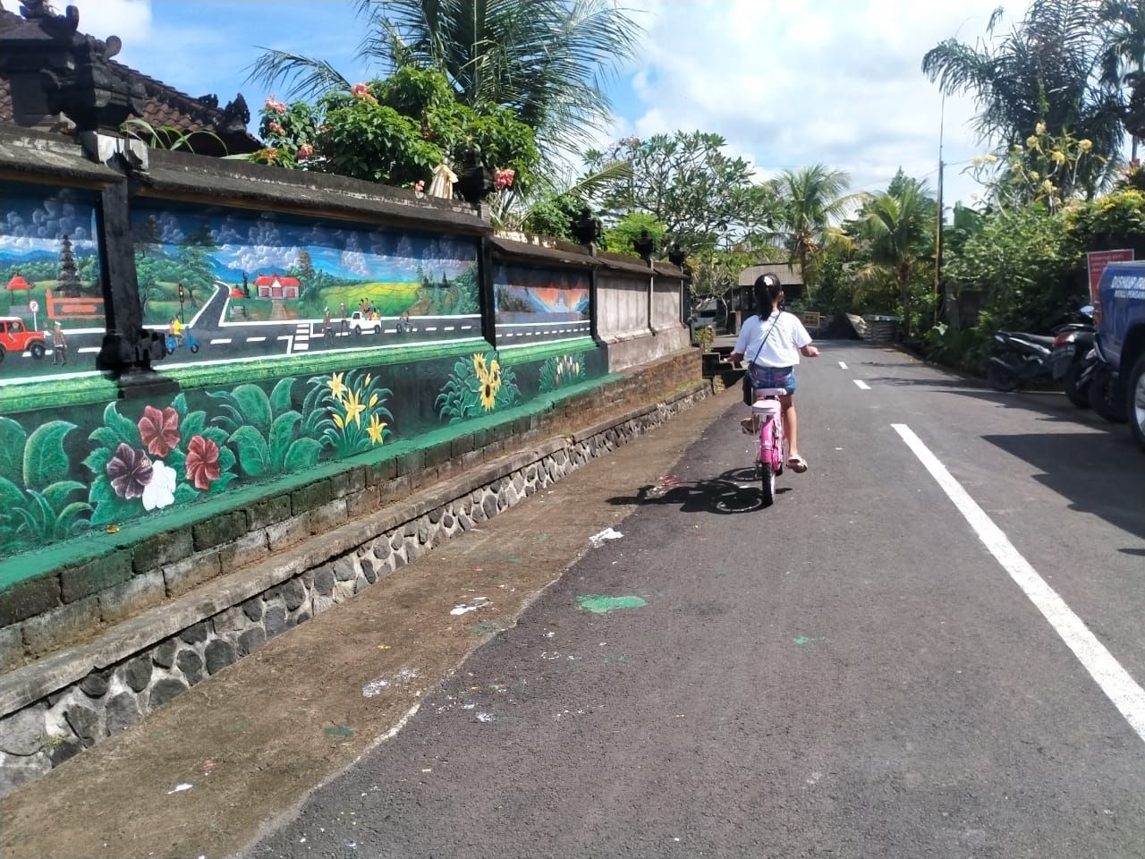 Mural Kampung tertib lalu lintas di Banjar Sanggulan, Desa Banjar Anyar, Kecamatan Kediri Tabanan