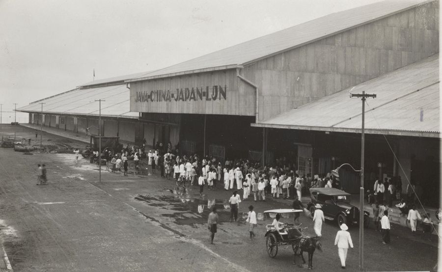 Kantor perusahaan pelayaran Koninklijke Java-China-Japan-Lijn di Tanjung Priok, Batavia, Jawa Barat tahun 1931