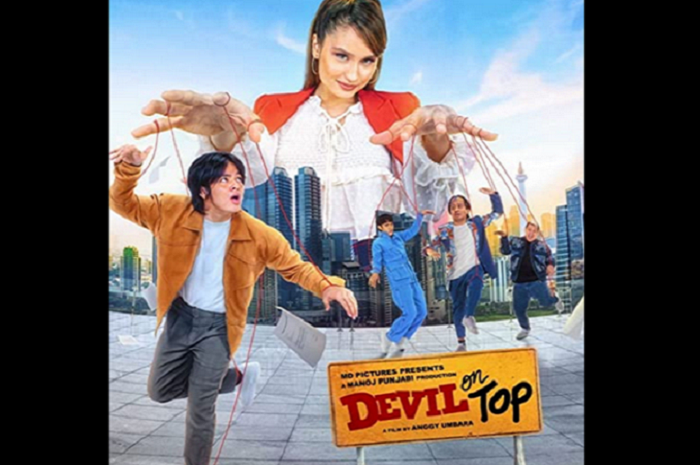 Sinopsis Film 'Devil on Top', Angga Yunanda Adu Akting ...