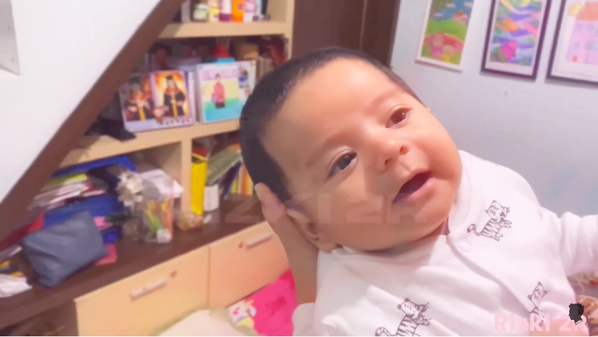 Foto Rizki DA bercanda dengan Baby Syaki/ tangkapan layar YouTube Rizki 2R