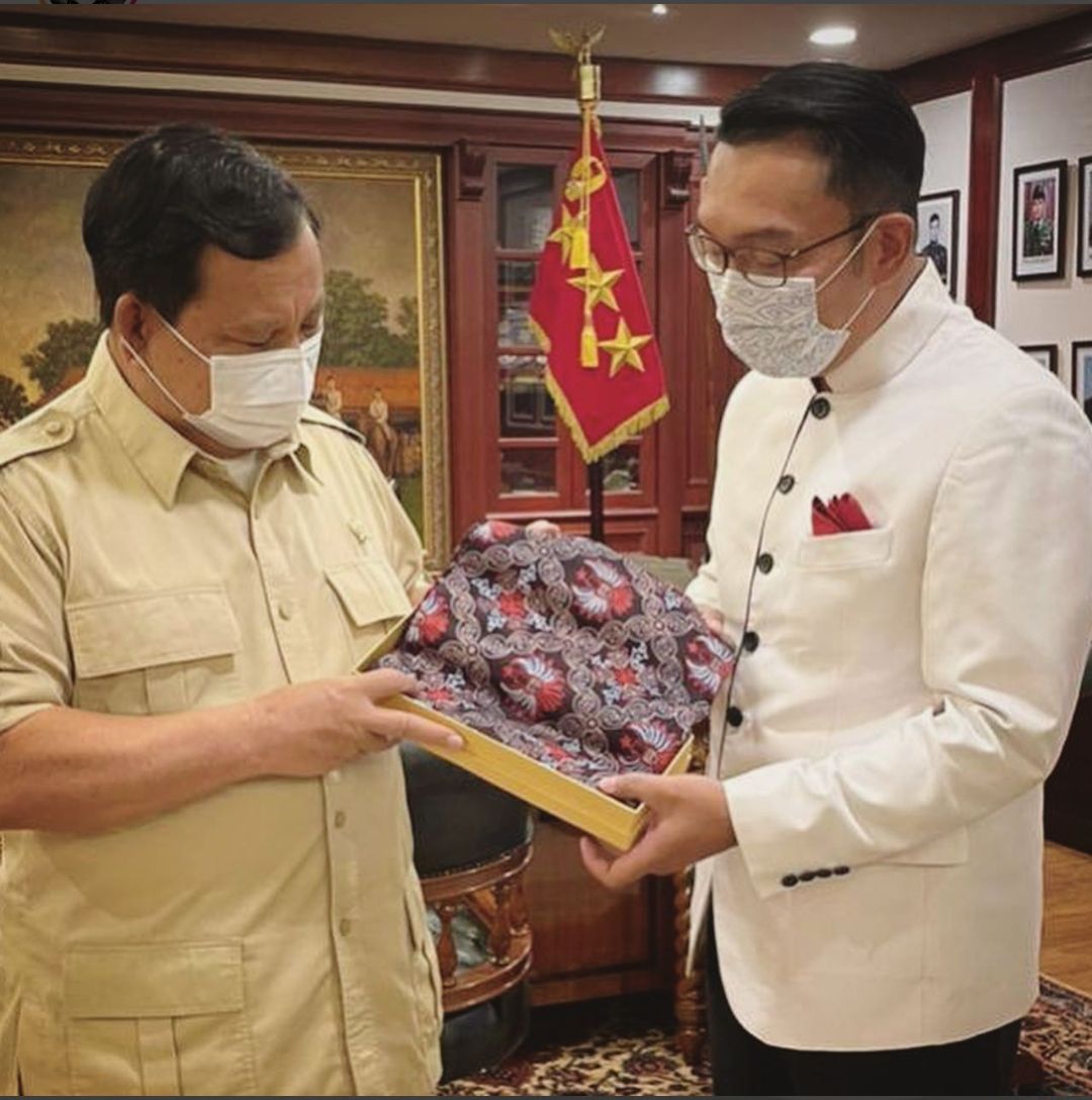 Batik hasil desain Ridwan Kamil jadi hadiah bagi Prabowo