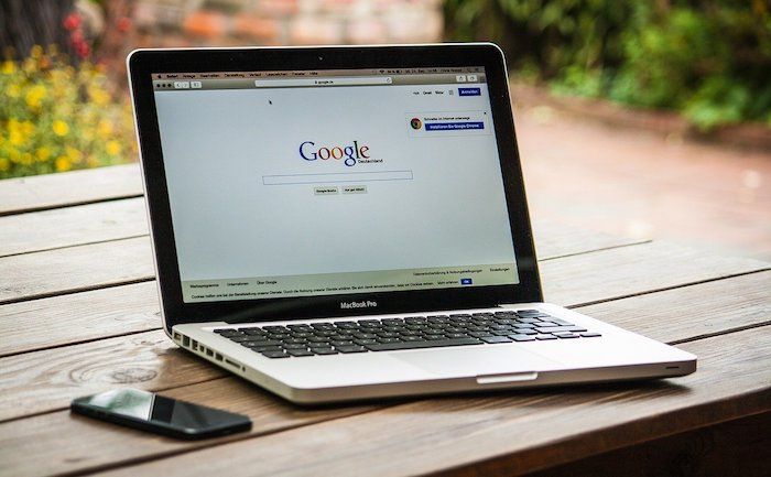 Cara Menghapus History Pencarian Google di HP Android dan Laptop