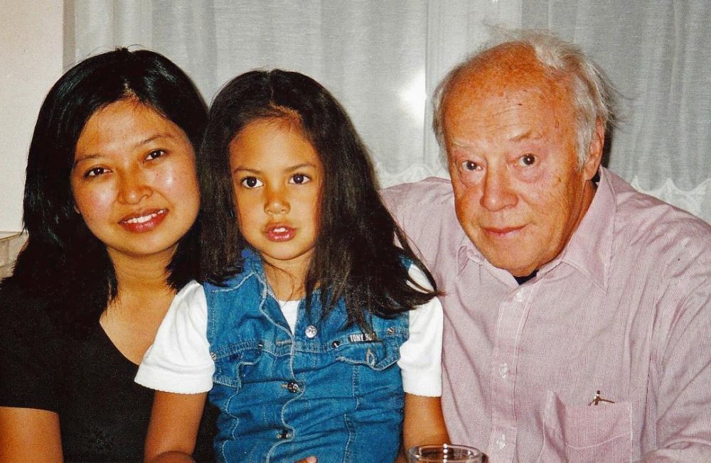 Momen Kedekatan Seleb Indonesia dengan Kakek dan Neneknya