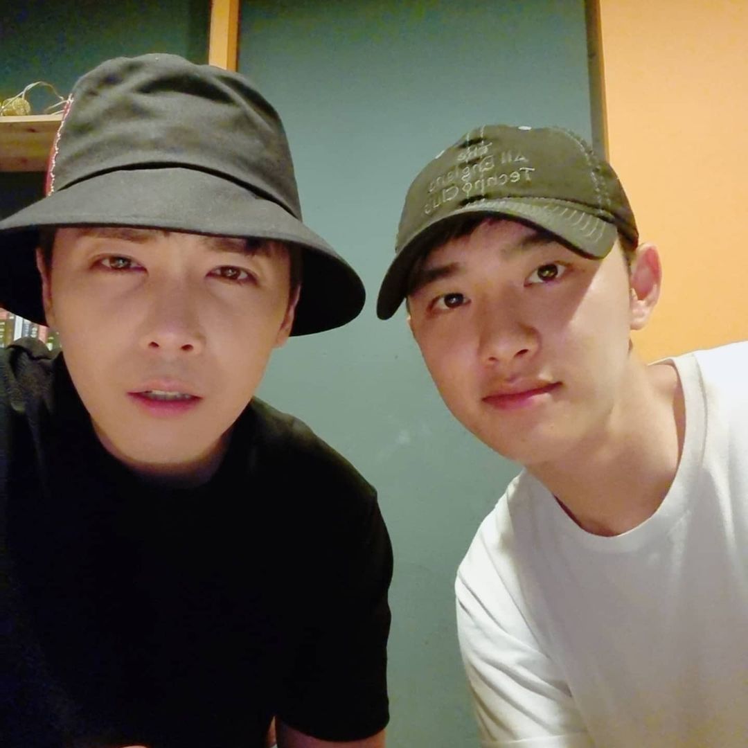 Lee Hong Ki FTISLAND dan D.O EXO  foto bersama./Instagram.com/@skullhong12