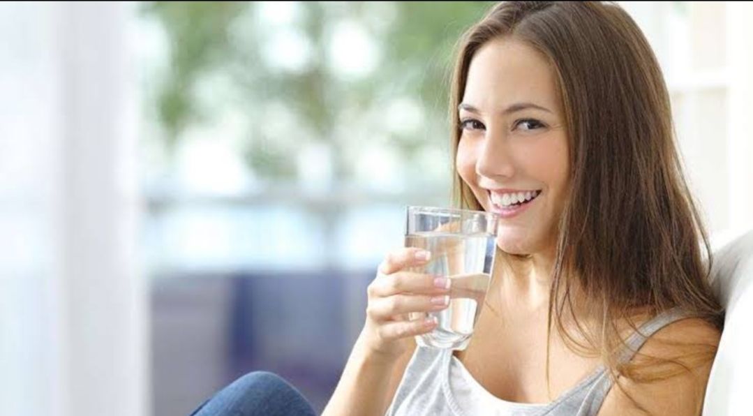 5 Manfaat Rutin Minum Air Hangat Di Pagi Hari Bisa Turunkan Berat Badan Hingga Bikin Awet Muda 0427