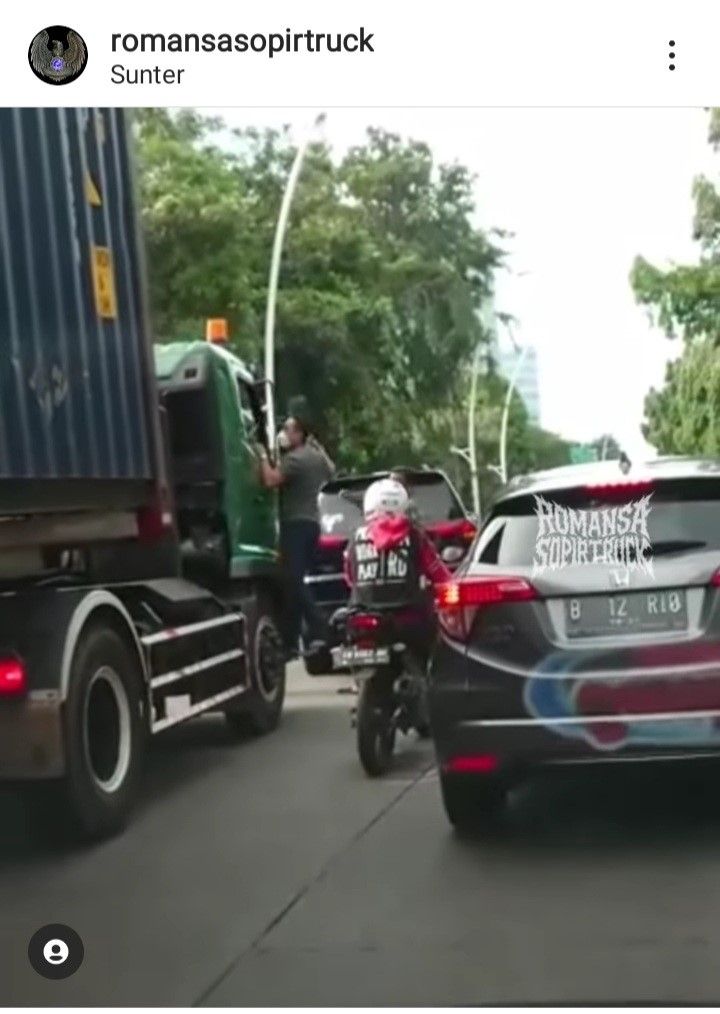 Pajero Plat  Nomor QH  Viral Pria Rambut Cepak Serang Sopir 