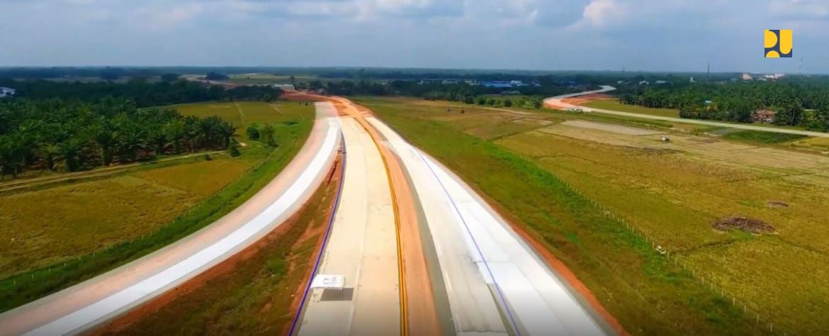 Jalur tol Kuala Tanjung - Tebing Tinggi - Parapat di Sumatera Utara sudah siap dibuka untuk arus mudik Lebaran 2023, yang memungkinkan para pemudik bisa lebih lancar dan waktu tempuh lebih singkat.