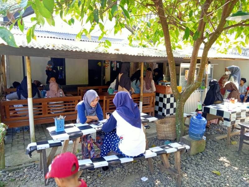 Kemudian di zaman yang serba canggih membuat peluang usaha yang anda lakukan di Subang juga sangatlah terbuka dengan memainkan media sosial.