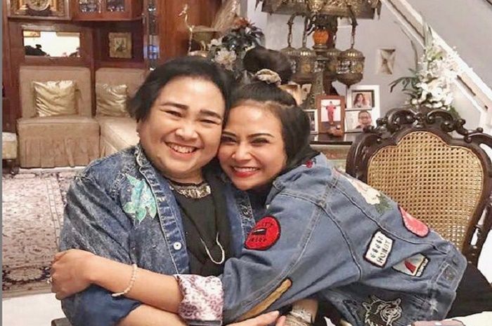 Foto kenangan Vanessa Angel dan Rachmawati Soekarnoputri.