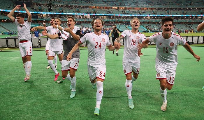 Timnas Denmark Memakai Jersey putih di Euro 2021