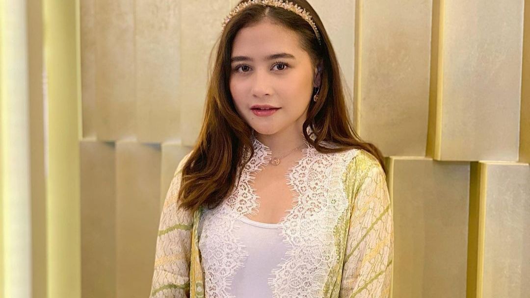 Potret cantik Prilly Latuconsina yang sedang trending dan jadi perbincangan netizen /Instagram/@prillylatuconsina96/