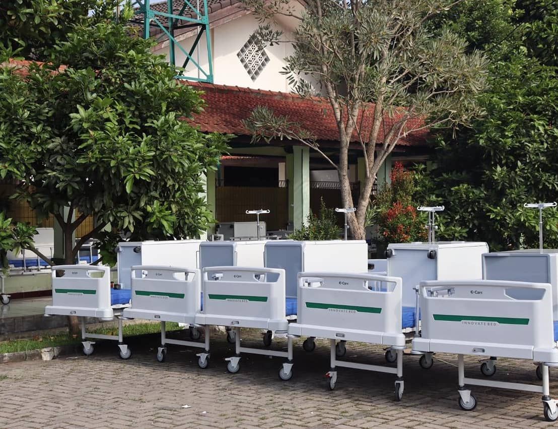 PT Jasa Dan Kepariwisataan Jabar (Perseroda) ikut membantu menambah tempat tidur perawatan Covid-19 agar pasien corona bisa dirawat di RS Dustira Cimahi.