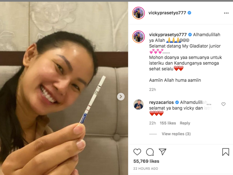 Vicky Prasetyo menunggah kabar bahagia kehamilan Kalina Oktarani.