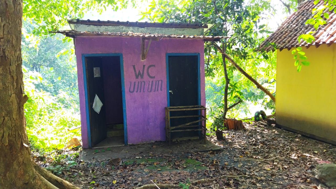 WC atau toilet umum di Kedung Pengilon yang kini tak terawat