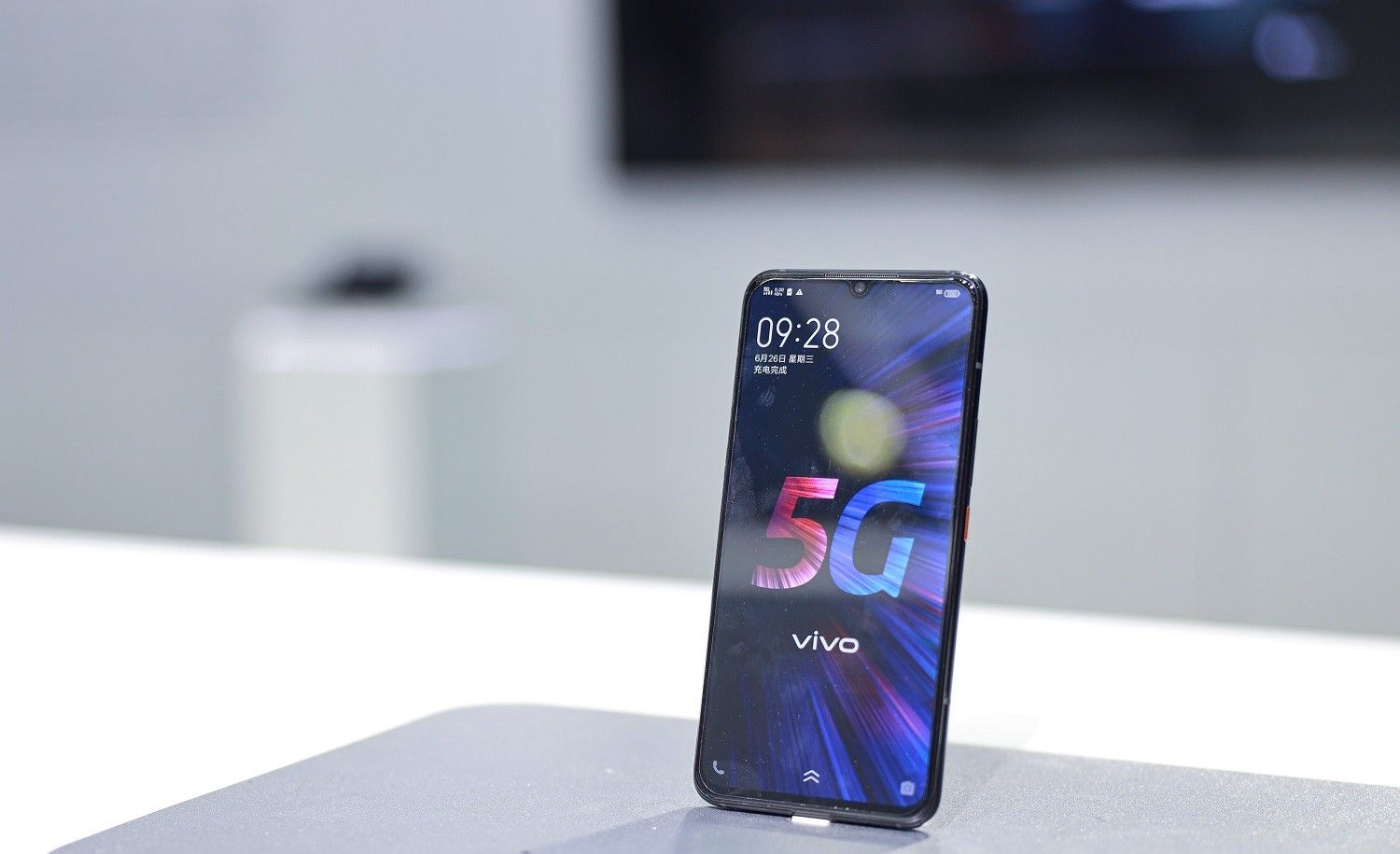 Smartphone 5G pra-komersial Vivo dipamerkan di MWC 2019.