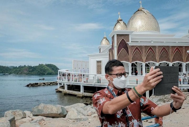 Indonesia Dipersiapkan Jadi Destinasi Wisata Halal Terkemuka Di Dunia, Sandiaga Uno Ungkap Yang Harus Dimiliki - Kabar Banten