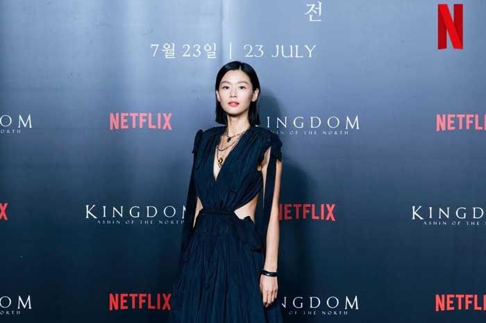 Potret Jun Jin Hyun saat konferensi pers menjelang penayangan film perdananya pada 23 Juli 2021. 