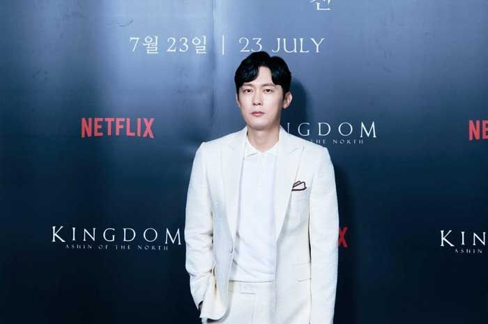 Potret Park Byung Eun saat konferensi pers menjelang penayangan film perdananya pada 23 Juli 2021.