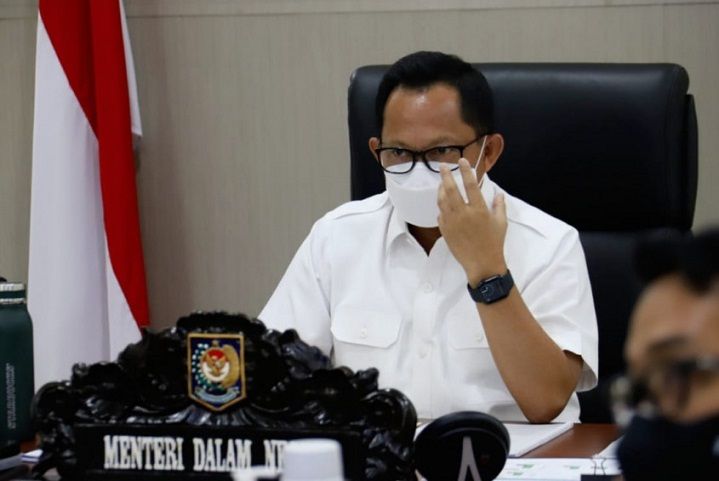 Instruksi Mendagri Nomor 22 Tahun 2021, berlaku tanggal 21 - 25 Juli 2021, setelah itu nanti akan ada evaluasi. Penjelasan ini dikemukakan Mendagri Tito Karnavian, di dalam Rapat Koordinasi Evaluasi PPKM Level 4, di Jawa - Bali, Rabu (21/07/2021)..