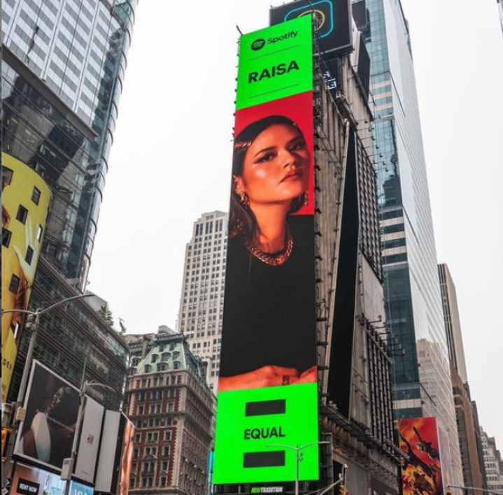 Bangga! Foto Raisa Muncul di Billboard Times Square New York