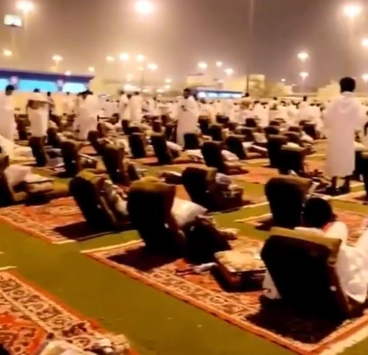 Kursi atau tempat tidur empuk jemaah di Muzdalifah