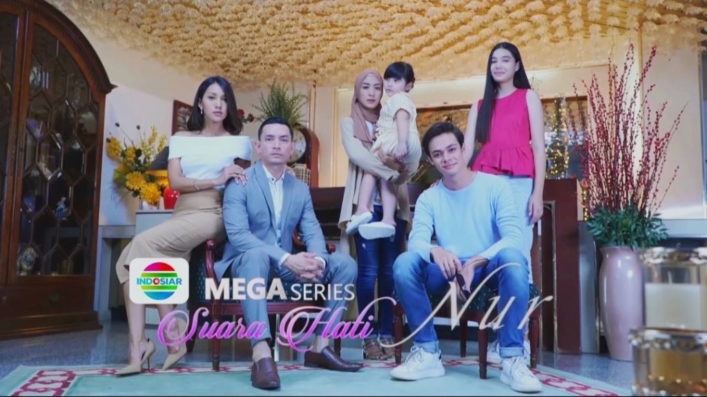 Sinetron Mega Series Suara Hati Istri Nur tayang malam ini di jadwal Acara TV saluran Indosiar hari ini, Minggu, 25 Juli 2021.