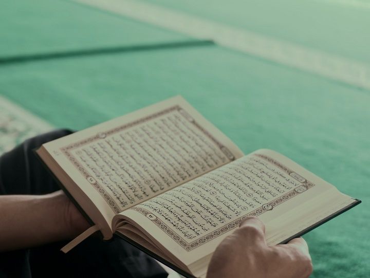 Bacaan Surat Al Mulk Arab dan Latin, Lengkap Doa Setelah Membaca Surat