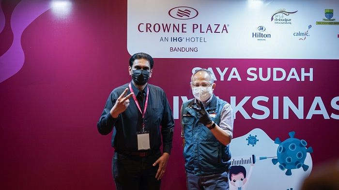 Vaksinasi yang digelar di Crowne Plaza Hotel Bandung, Kamis, 29 Juli 2021./Edi Kusnaedi/Galamedia