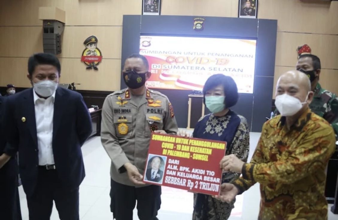 Pemberi dana hibah Rp2 triliun yang ditujukan untuk penanganan COVID-19, Heriyati atas nama Akidio Tio diamankan Personel Kepolisian Daerah Sumatera Selatan (Polda Sumsel) menangkap Heriyati, Senin, 2 Agustus 2021.