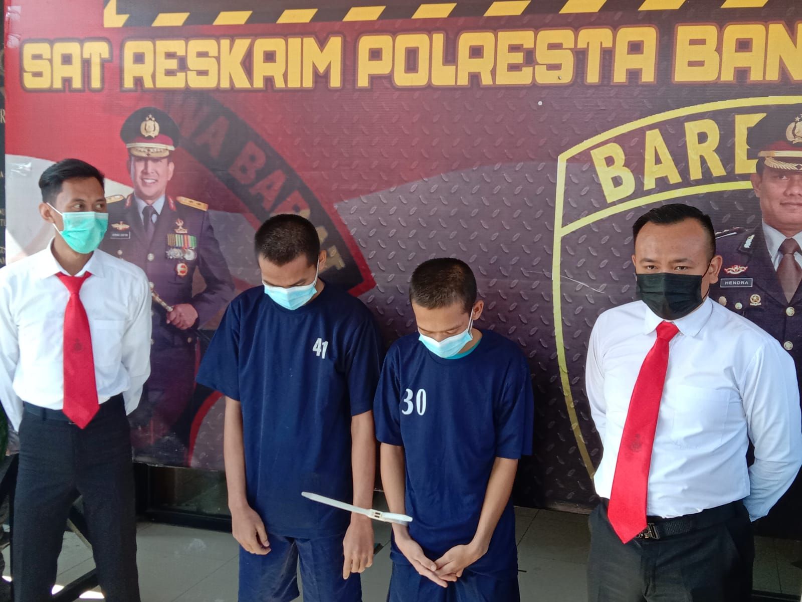 Dua pelaku yang berhasil diringkus Polresta Bandung atas kasus curanmor, dua tersangka lagi merupakan anak di bawah umur.