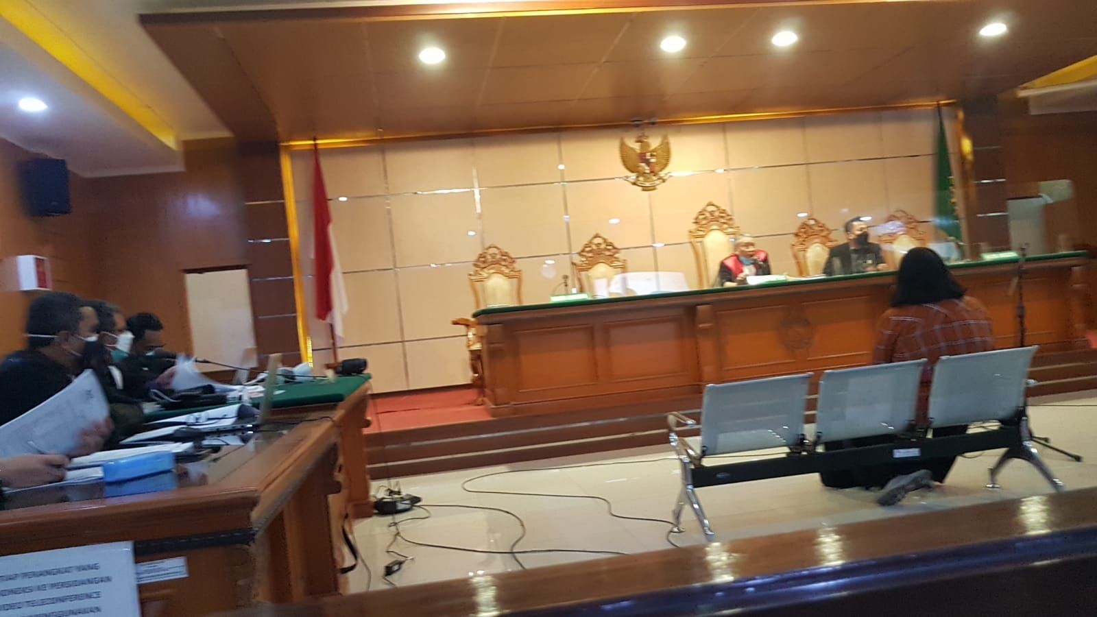 Andin, penyidik KPK memberikan kesaksian saat dilakukan verbal lisan dengan saksi Yanti Rahmayanti terkait pencabutan BAP