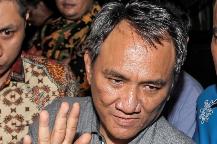 Andi Arief berbicara tentang Lukas Enambe yang  jadi tersangka korupsi dan utusan Jokowi