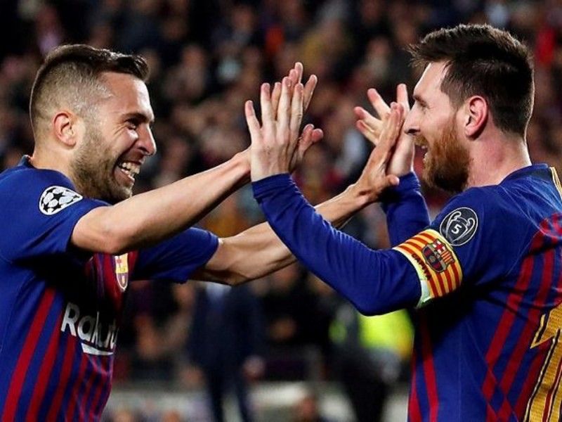 Jordi Alba sebut dirinya sangat memahami betul perasaan Messi ketika harus meninggalkan Barcelona.