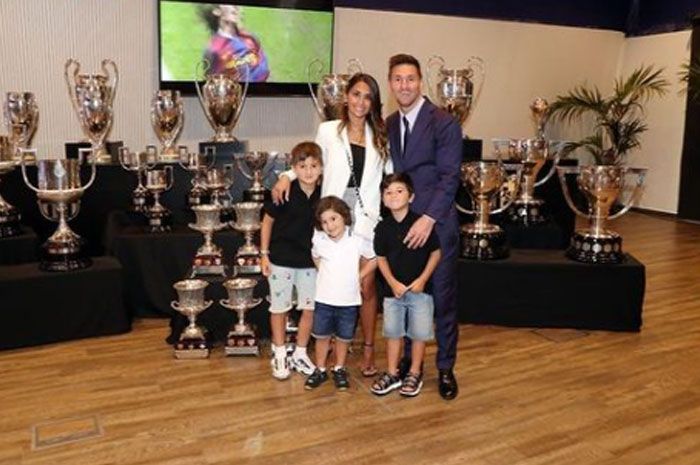 Istri Lionel Messi Antonela Roccuzzo mengucapkan salam perpisahan.
