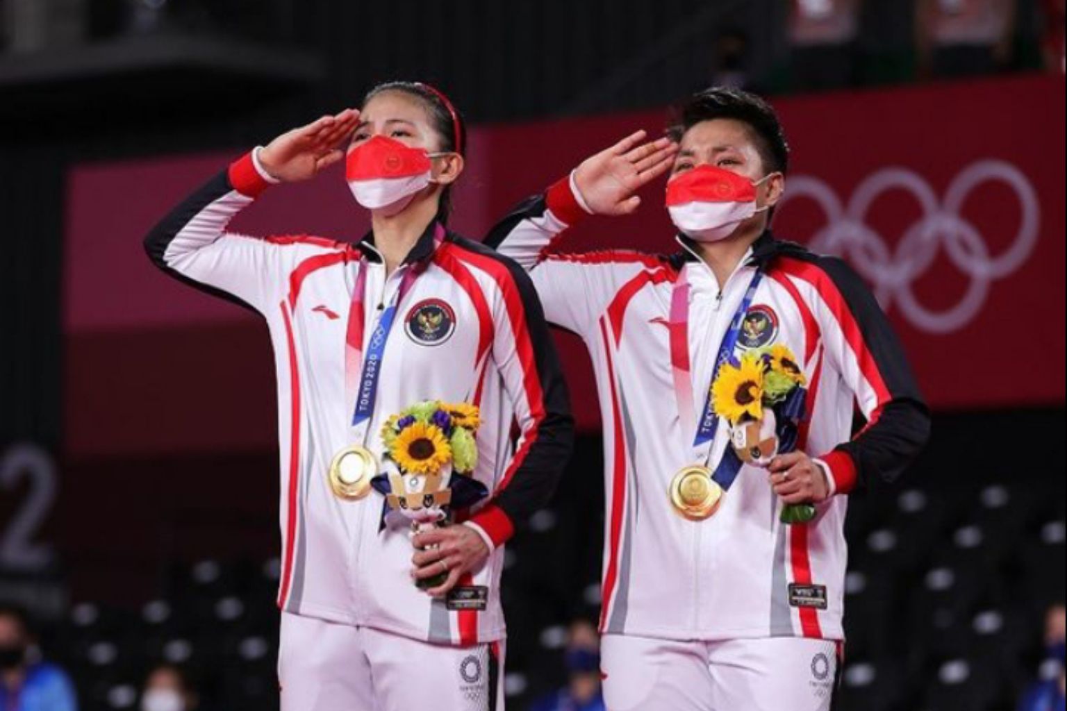 Gresyia Poli dan Apriyani Rahayu bersama para atlet dan pelatih peraih medali Olimpiade Tokyo 2020 Dapat Formasi khusus Menjadi PNS.