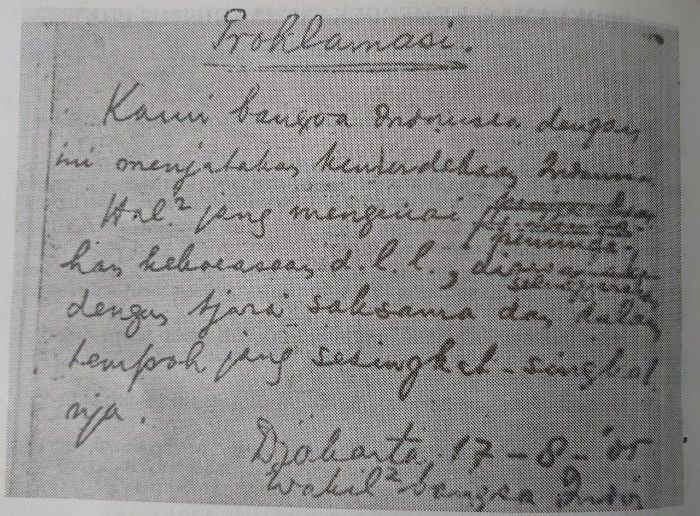 Teks Naskah Proklamasi Kemerdekaan Indoenesia versi tulis tangan.