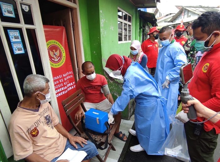 Badan Intelijen Negara (BIN) menggelar vaksinasi Covid-19 di Kabupaten Bogor, Selasa, 10 Agustus 2021. Selain vaksinasi, BIN juga membagikan paket sembako./dok.BIN