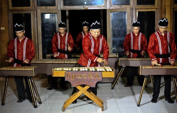 Kolintang, alat musik tradisional Sulawesi Utara