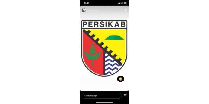 Tangkapan layar Instagram Story Doni Salmanan dengan foto logo Persikab 