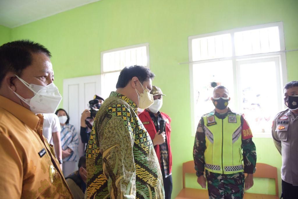 Menteri Koordinator Bidang Perekonomian Airlangga Hartarto pada Jumat 13 Agustus 2021 mengunjungi salah satu desa yang terbukti cukup baik dalam menangani kasus Covid-19 yang terjadi di sana. Desa tersebut adalah Desa Negara Ratu, yang terletak di Kecamatan Natar, Kabupaten Lampung Selatan.
