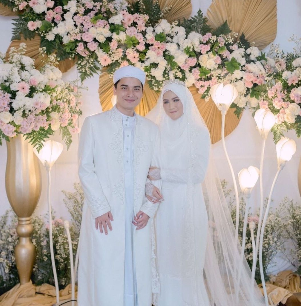 Potret pernikahan Alvin Faiz dan Henny Rahman/Instagram