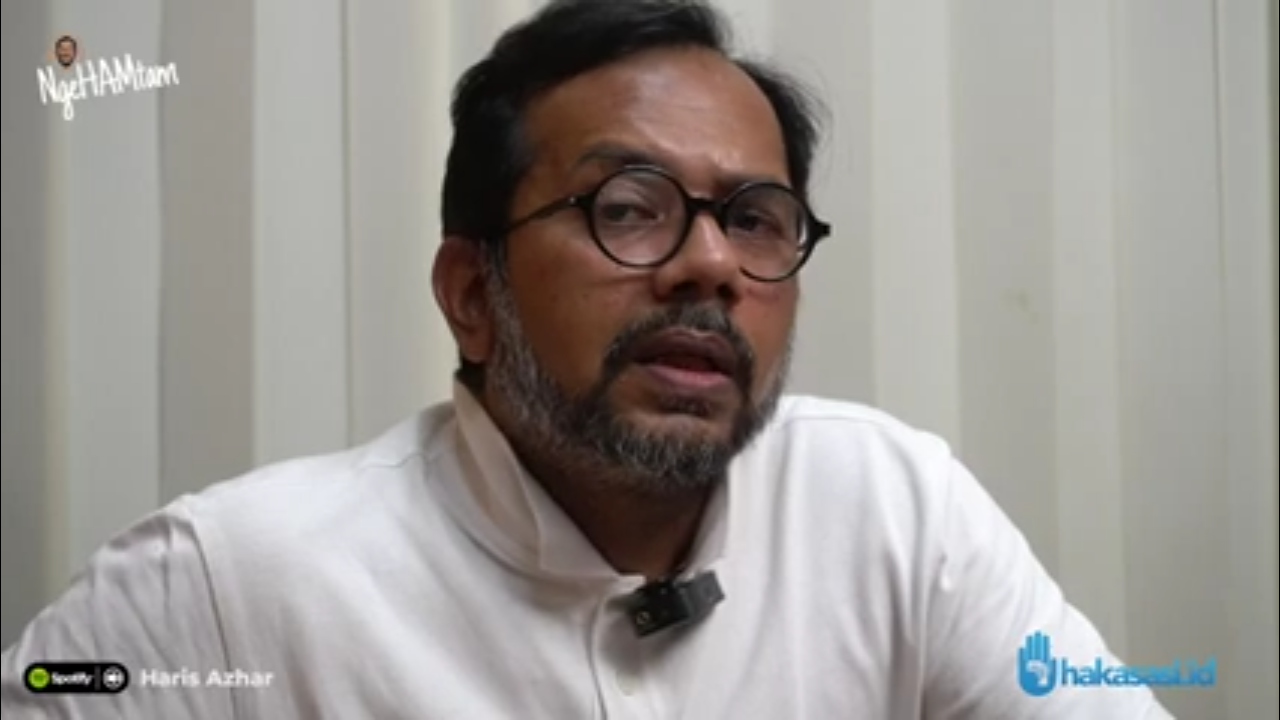 Haris Azhar Blak-blakan: Salah Kalau Hakim Kasihan Juliari Batubara.
