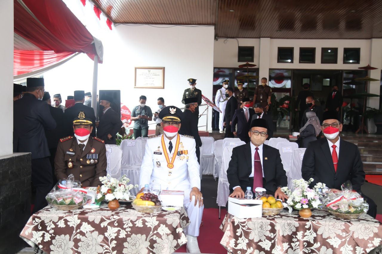 Plt Walikota Tasikmalaya H.Muhammad Yusuf bersama unsur Muspida Tasikmalaya berfoto bersama usai kegiatan peringatan HUT RI ke-76, Selasa 17 Agustus 2021
