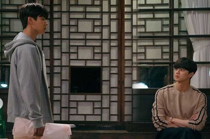 Saat Yang Do Hyuk akan mendekati Yoo Na Bi dan terlibat adu mulut dengan Park Jae Uhn.
