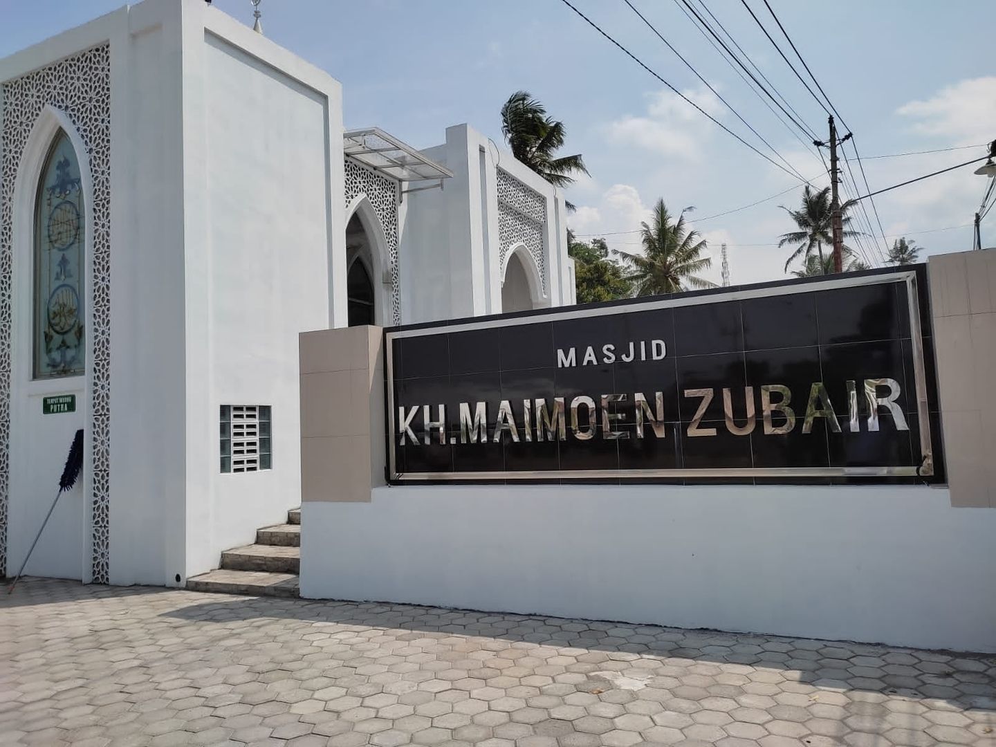 Masjid KH Maimoen Zubair yang diresmikan Taj Yasin Wakil Gubernur Jawa Tengah