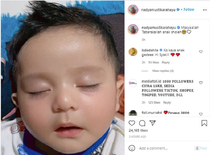 Iis Dahlia mengomentari foto anak Nadya Mustika Rahayu yang tengah tertidur pulas dan nampak menggemaskan.*