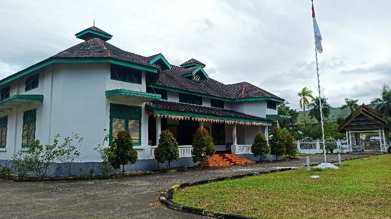Salah satu bangunan sejarah di lingkungan Istana Luwu.