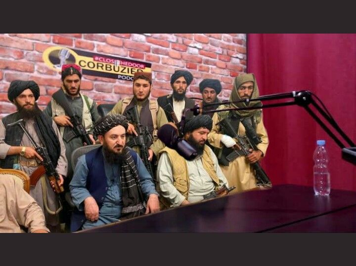 Foto editan kelompok Taliban di ruang Studio podcast CLOSETHEDOOR Deddy Corbuzier, mereka seakan sedang bertamu. 