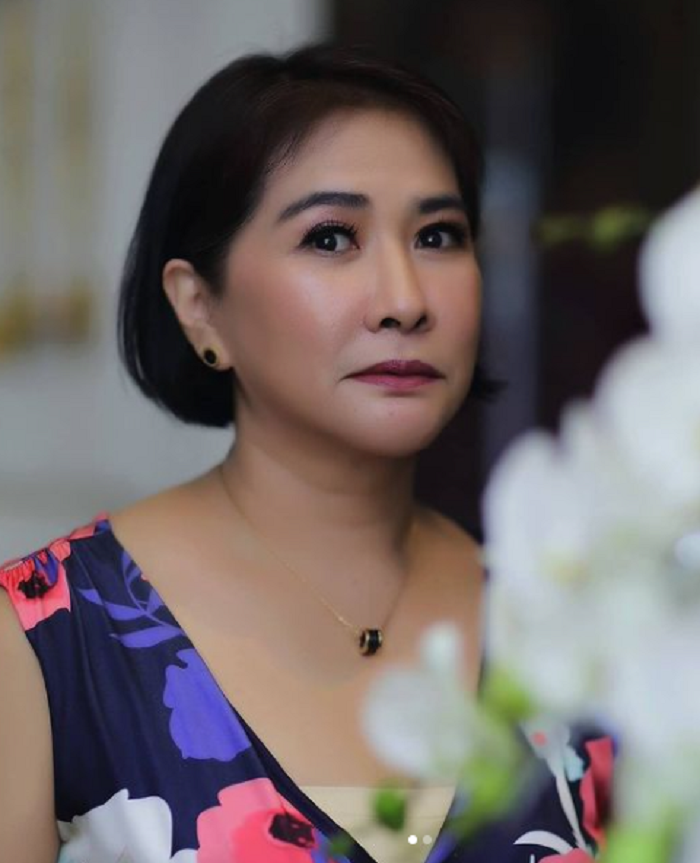 Tetap Cantik Di Usia Yang Tak Lagi Muda Inilah Profil Dan Biodata Yurike Prastika Pemeran Mak 