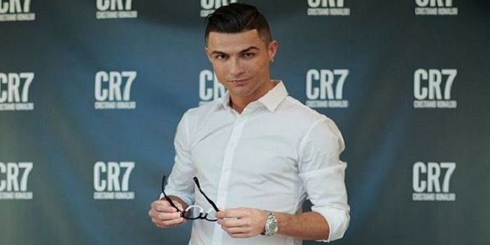 Rumor hengkangnya Cristiano Ronaldo dari Juventus akhirnya terjawab. CR7 pulang ke Manchester United dengan mahar Rp253,41 miliar. (Foto; Instagram/@cristiano)
